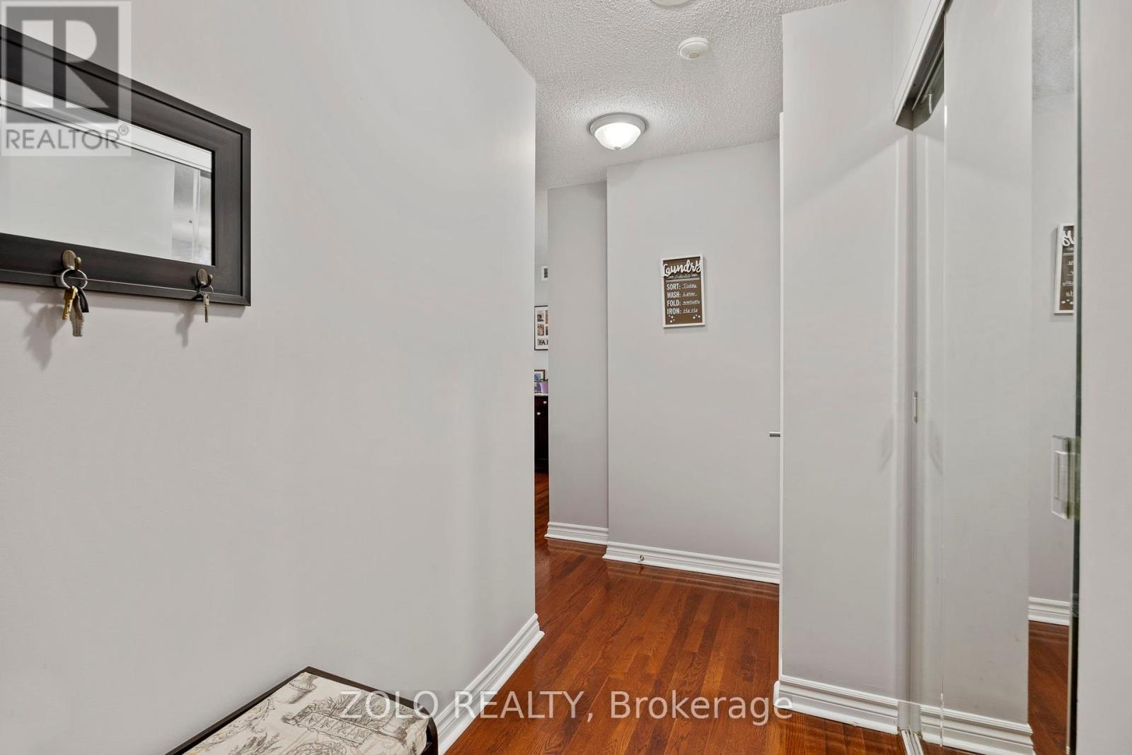 611 - 1 Elm Drive W, Mississauga, Ontario  L5B 4M1 - Photo 4 - W12291581