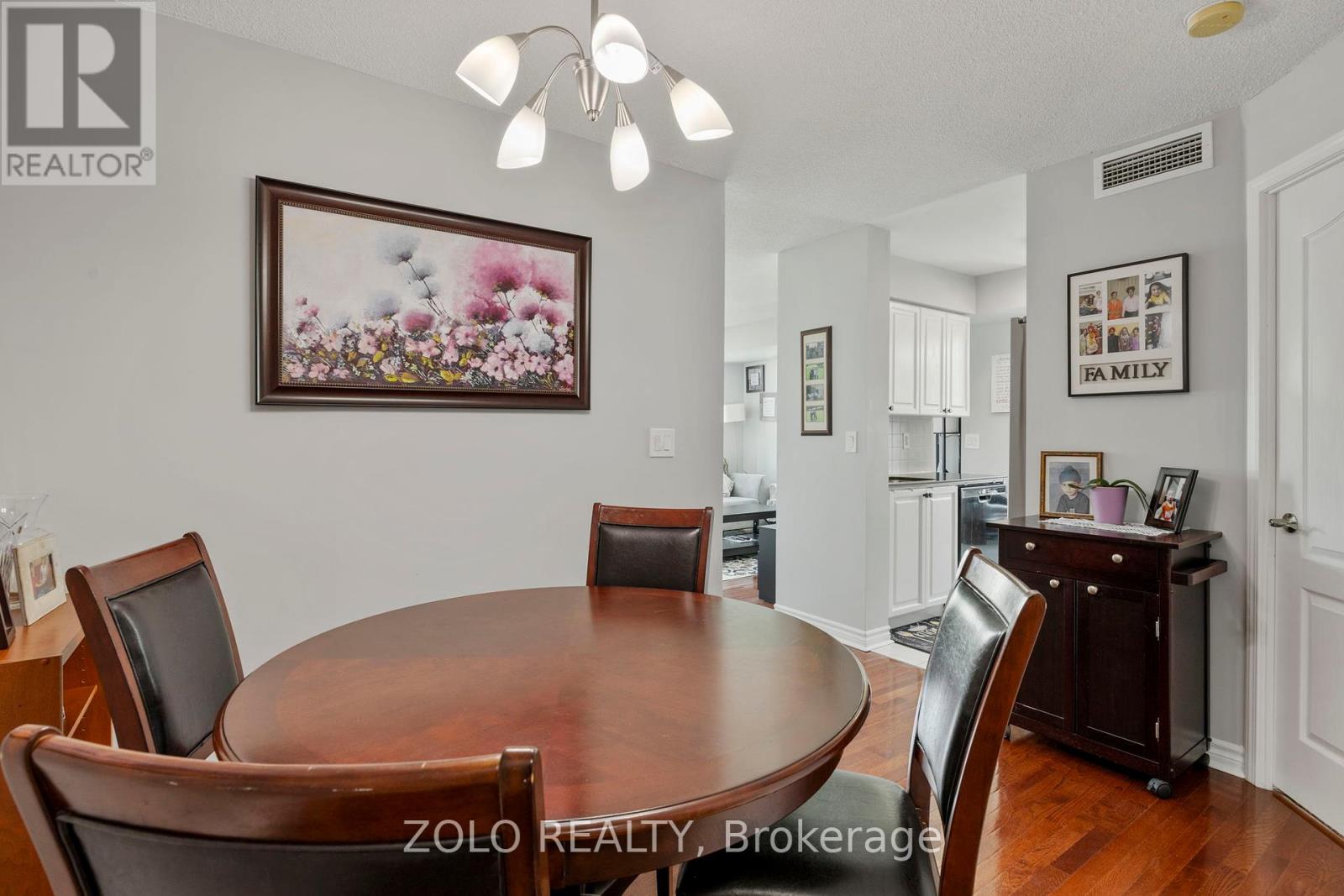611 - 1 Elm Drive W, Mississauga, Ontario  L5B 4M1 - Photo 8 - W12291581