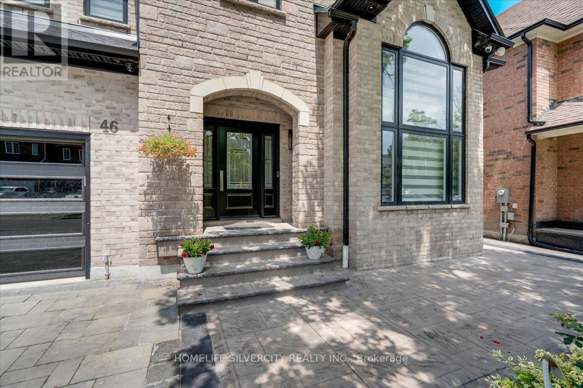 Property at 46 TREELINE BOULEVARD image 4