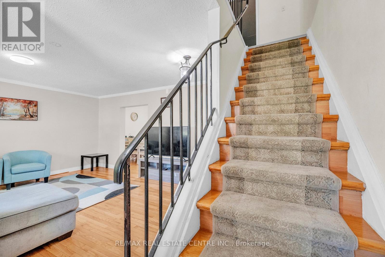 102 - 105 Hansen Road N, Brampton, Ontario  L6V 3C9 - Photo 11 - W12291710