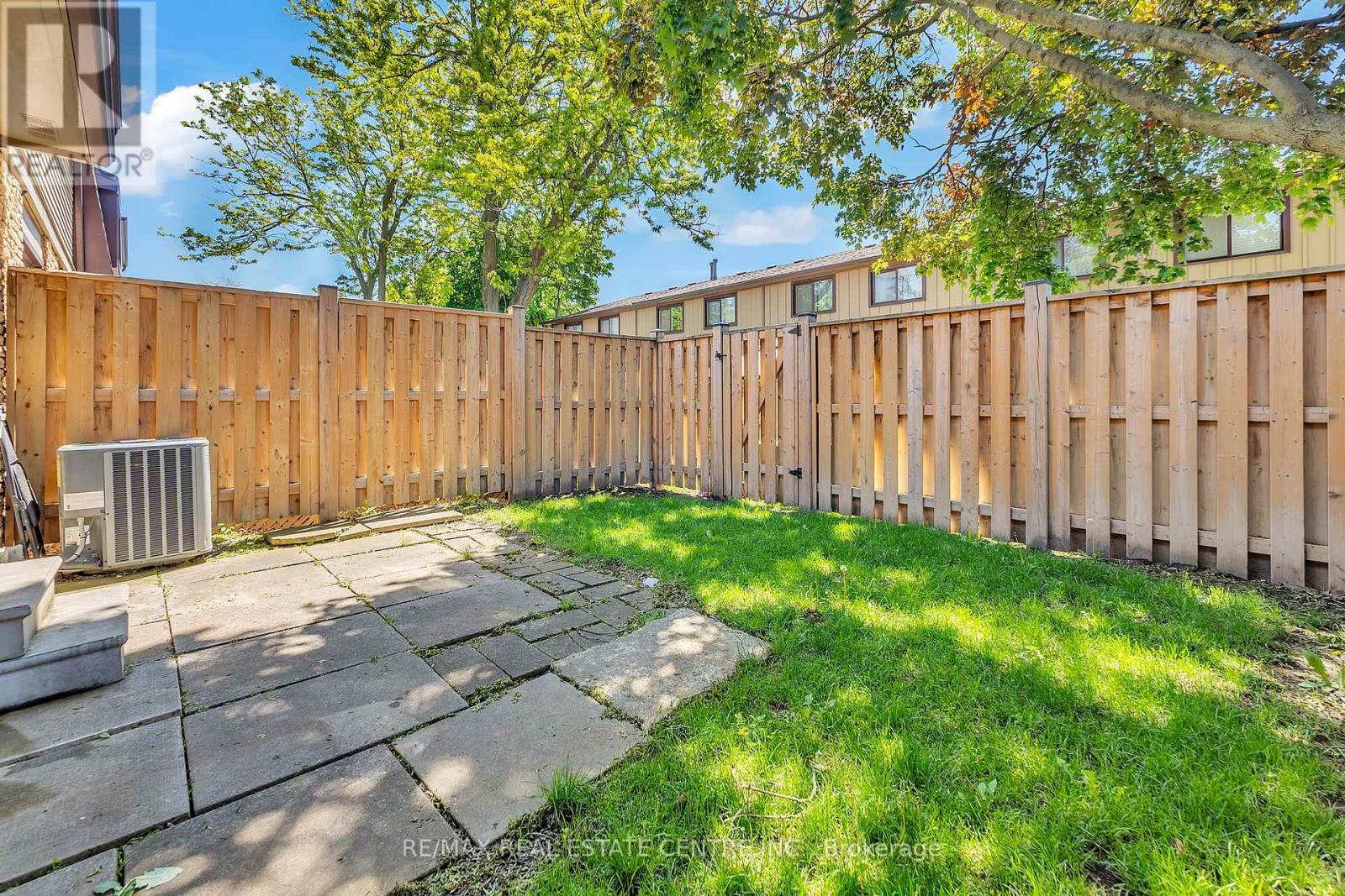 102 - 105 Hansen Road N, Brampton, Ontario  L6V 3C9 - Photo 30 - W12291710