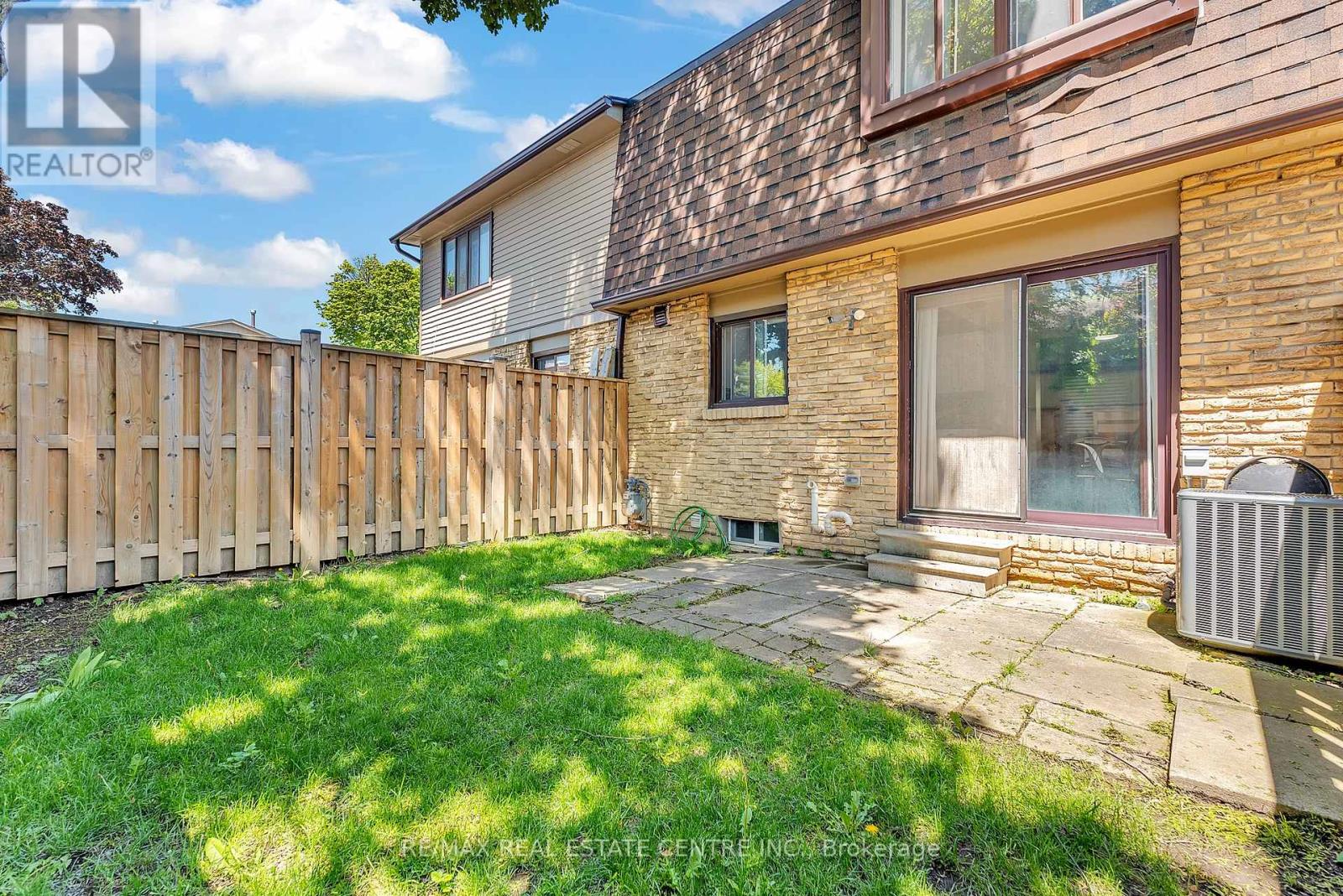 102 - 105 Hansen Road N, Brampton, Ontario  L6V 3C9 - Photo 31 - W12291710