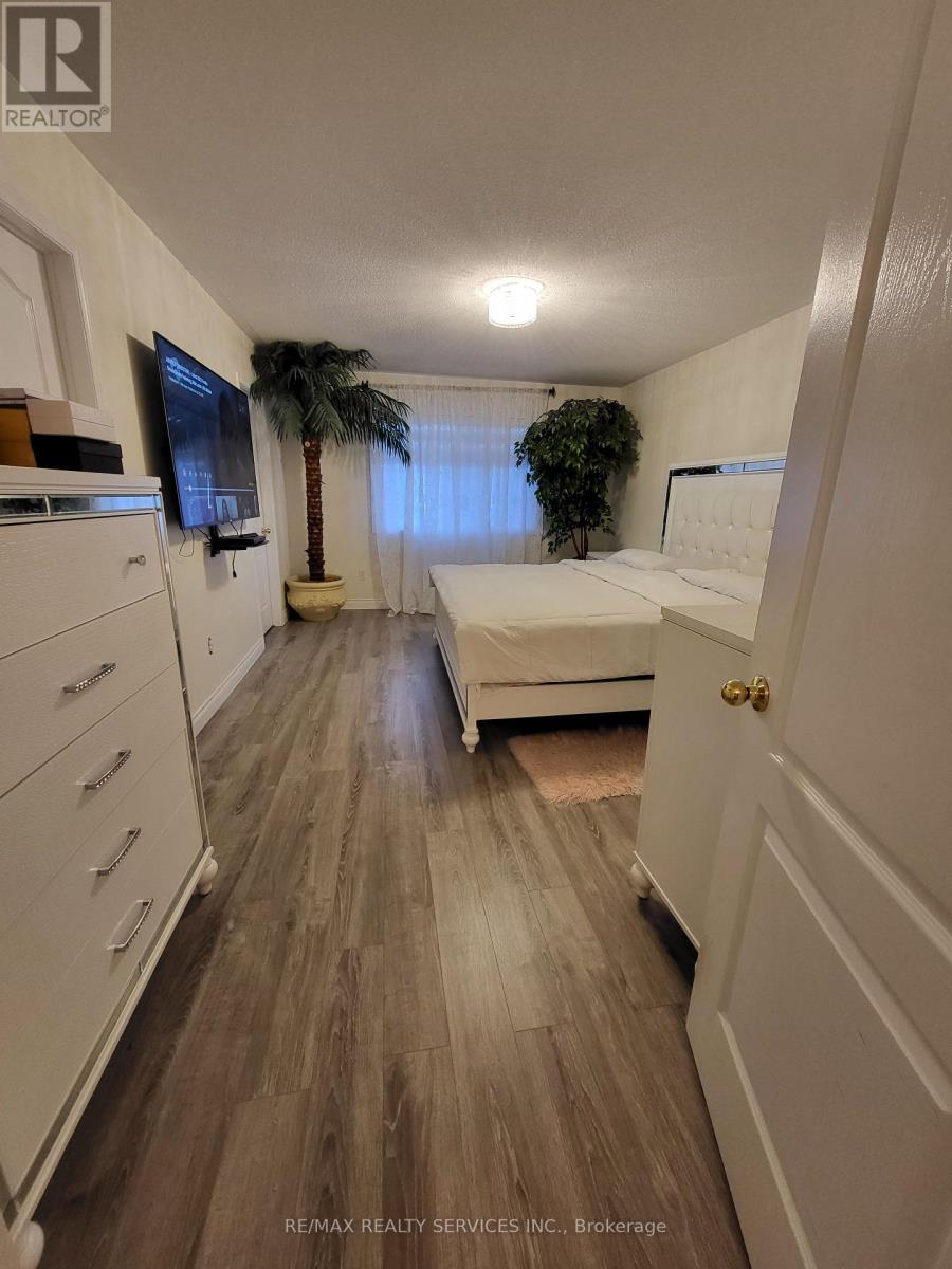 19 Albery Road, Brampton, Ontario  L7A 0K7 - Photo 15 - W12291725