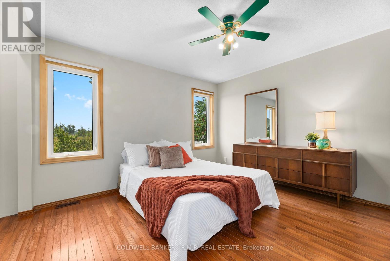 550 Angeline Street N, Kawartha Lakes (Ops), Ontario  K9V 4R1 - Photo 21 - X12291596