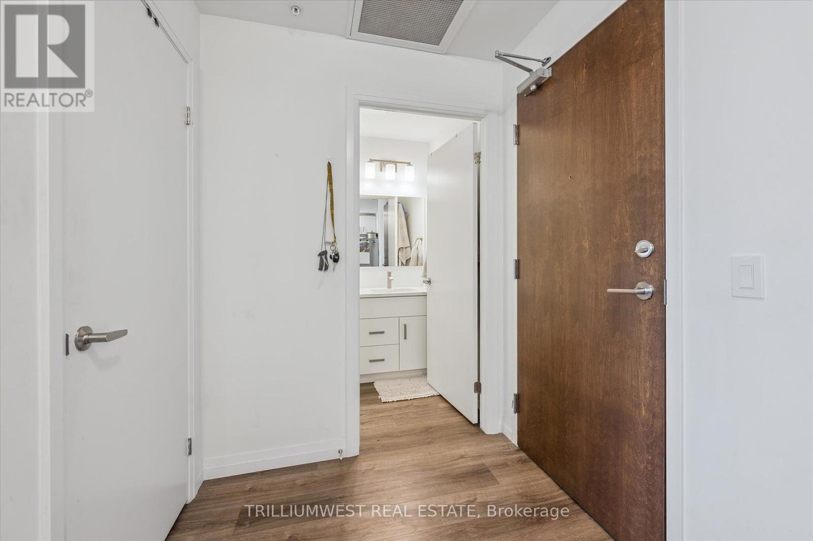 Property at 213 - 108 GARMENT STREET image 3