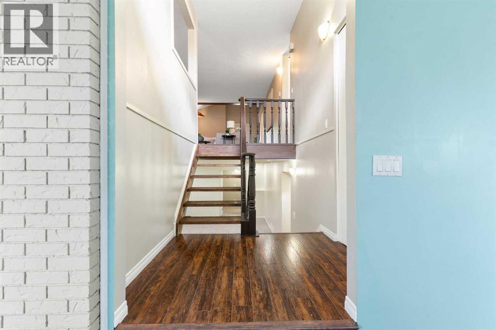 Property at 8 Marquis Place SE image 5