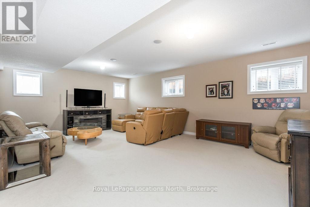 58 Waterview Road, Wasaga Beach, Ontario  L9Z 0E9 - Photo 31 - S12291939