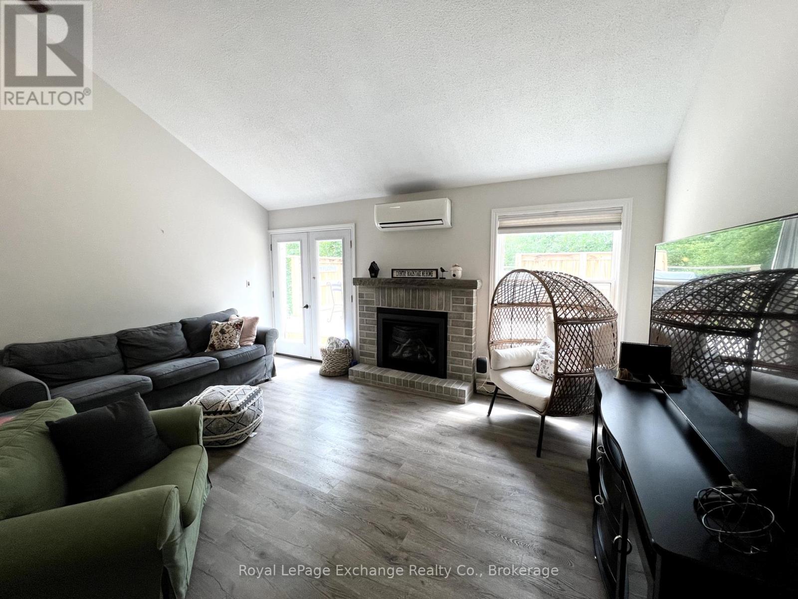 357 Tyendinaga Drive, Saugeen Shores, Ontario  N0H 2L0 - Photo 8 - X12291861