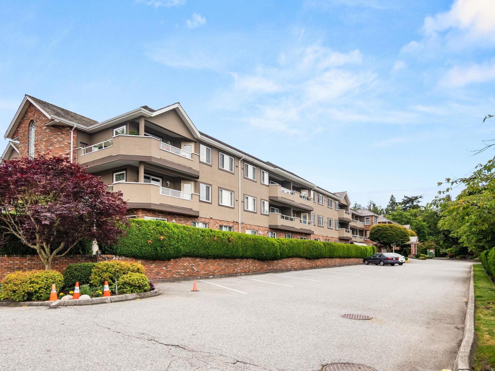 206 2239 152 STREET, surrey, British Columbia