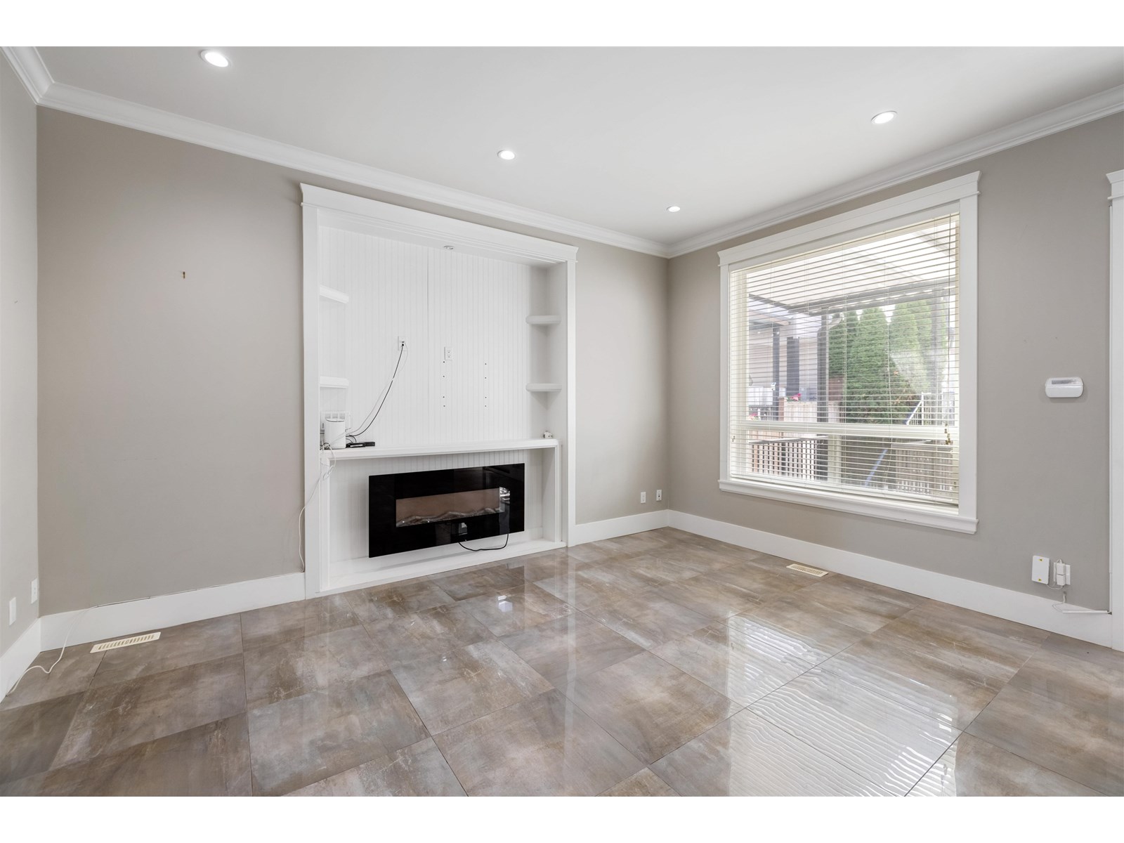 Property at 14138 60A AVENUE image 5