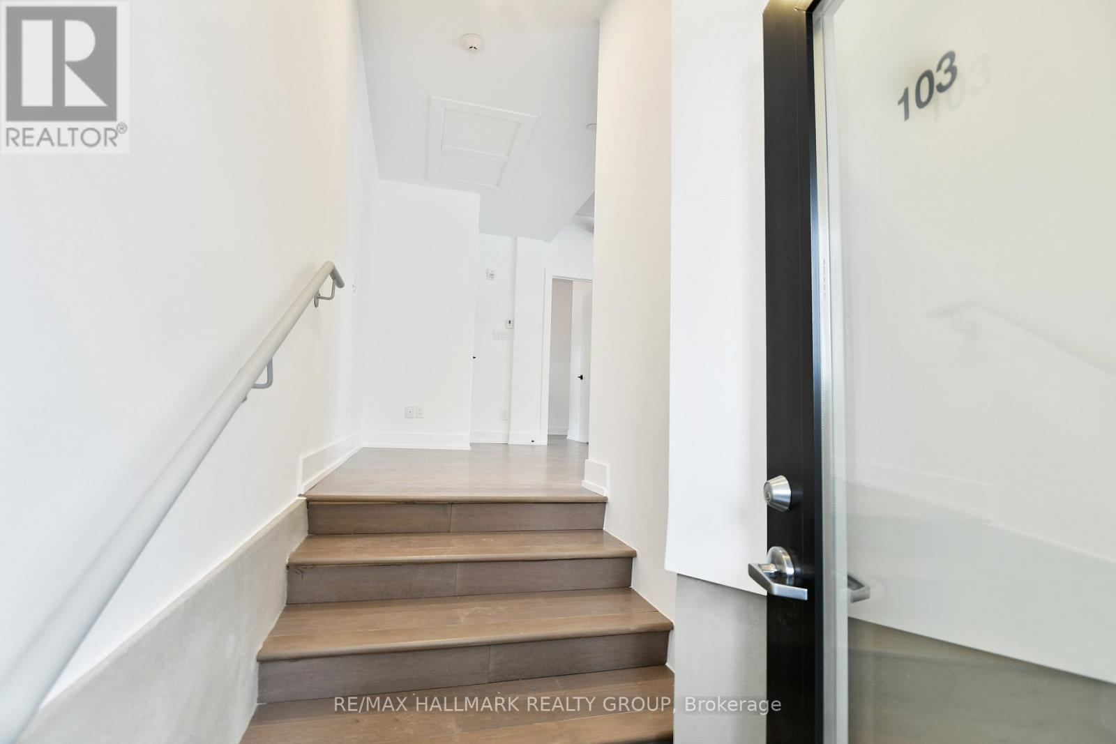 103 - 101 Pinhey Street, Ottawa, Ontario  K1Y 1T7 - Photo 5 - X12291832