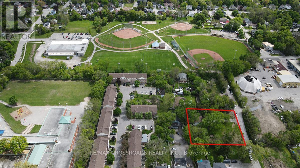 175 Mary Street, Newmarket, Ontario L3Y 3P9 - Photo 4 - N12291752