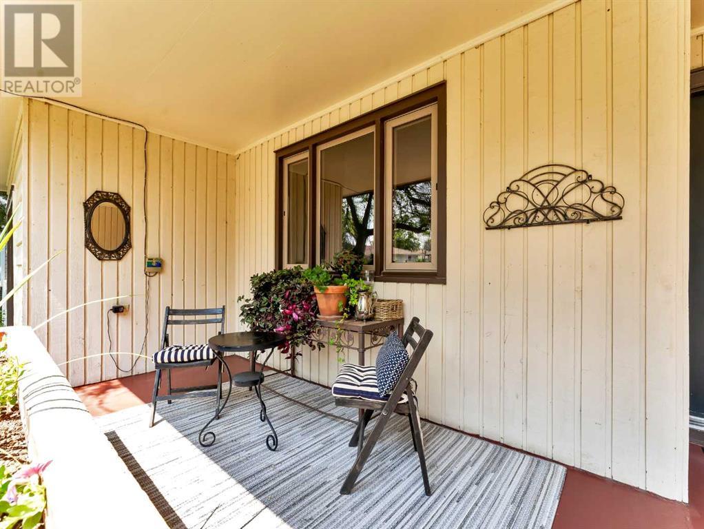Property at 302 Prospect Drive SW image 3