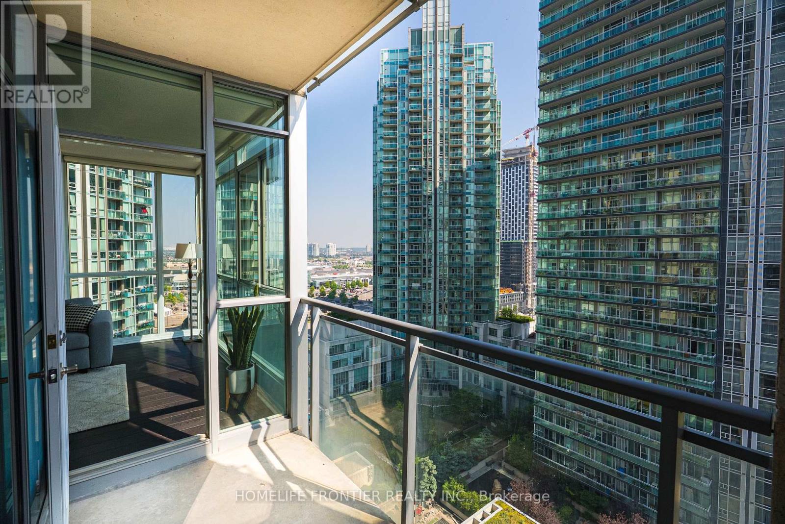 1905 - 225 Webb Drive, Mississauga, Ontario  L5B 4P2 - Photo 20 - W12291535