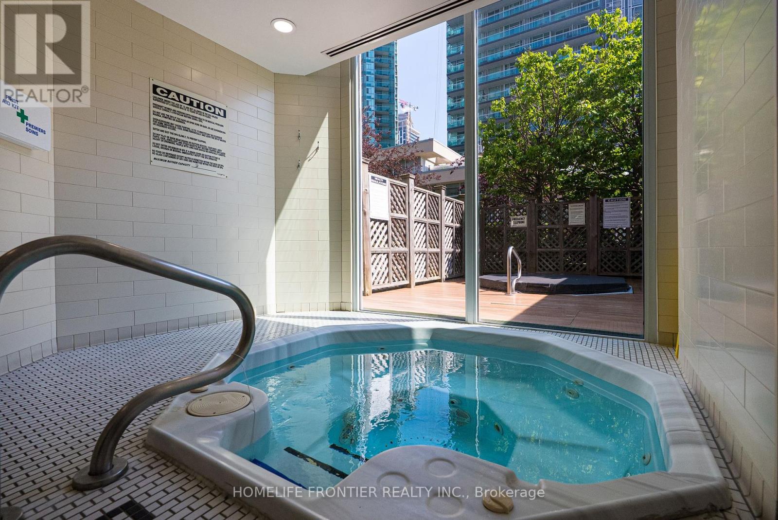 1905 - 225 Webb Drive, Mississauga, Ontario  L5B 4P2 - Photo 32 - W12291535