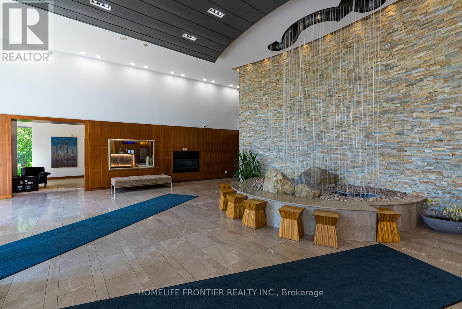 1905 - 225 Webb Drive, Mississauga, Ontario  L5B 4P2 - Photo 21 - W12291535