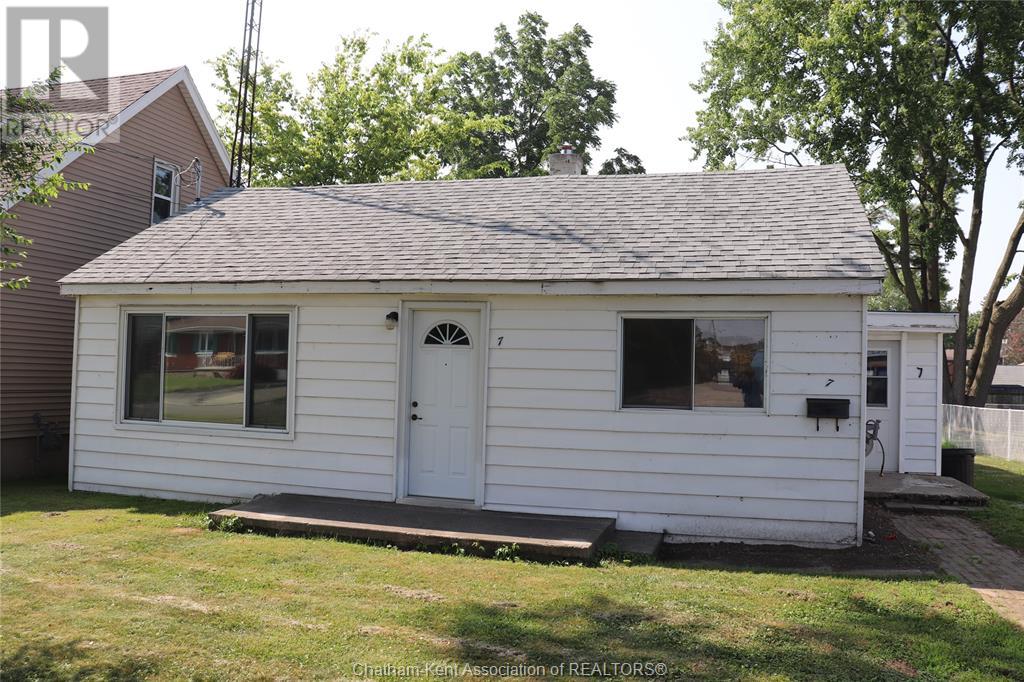 Property at 7 Oxley DRIVE image 1