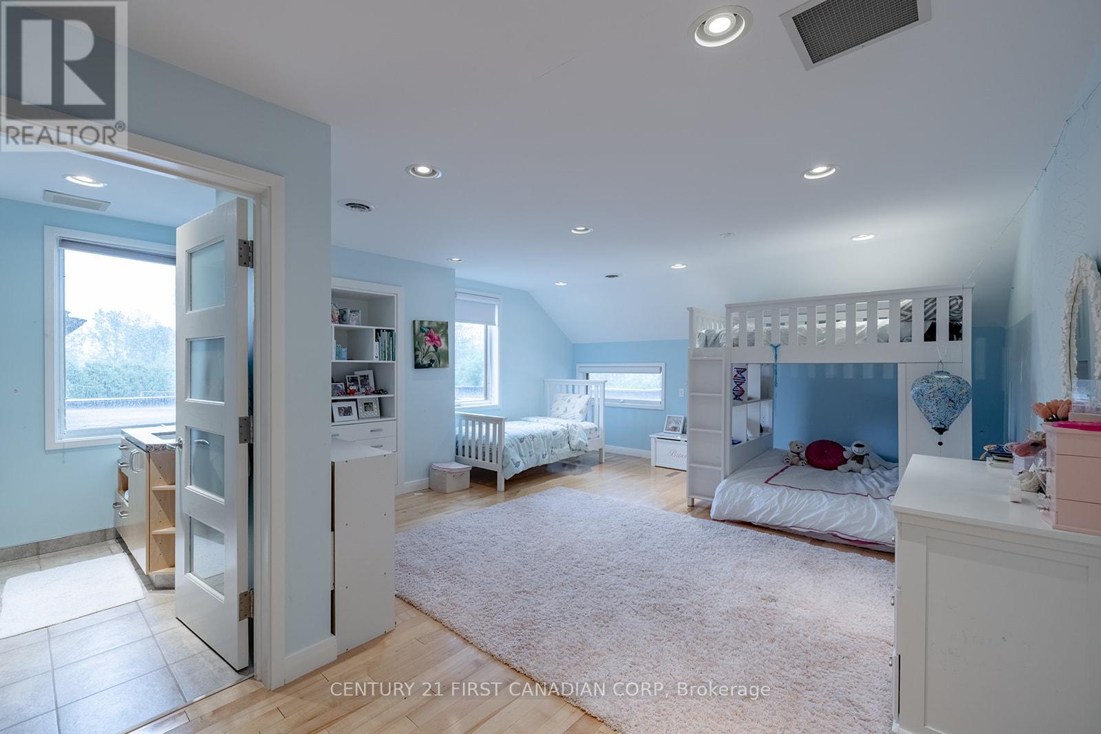 60 Sir Robert Place, Middlesex Centre, Ontario  N0M 1C0 - Photo 12 - X12288541