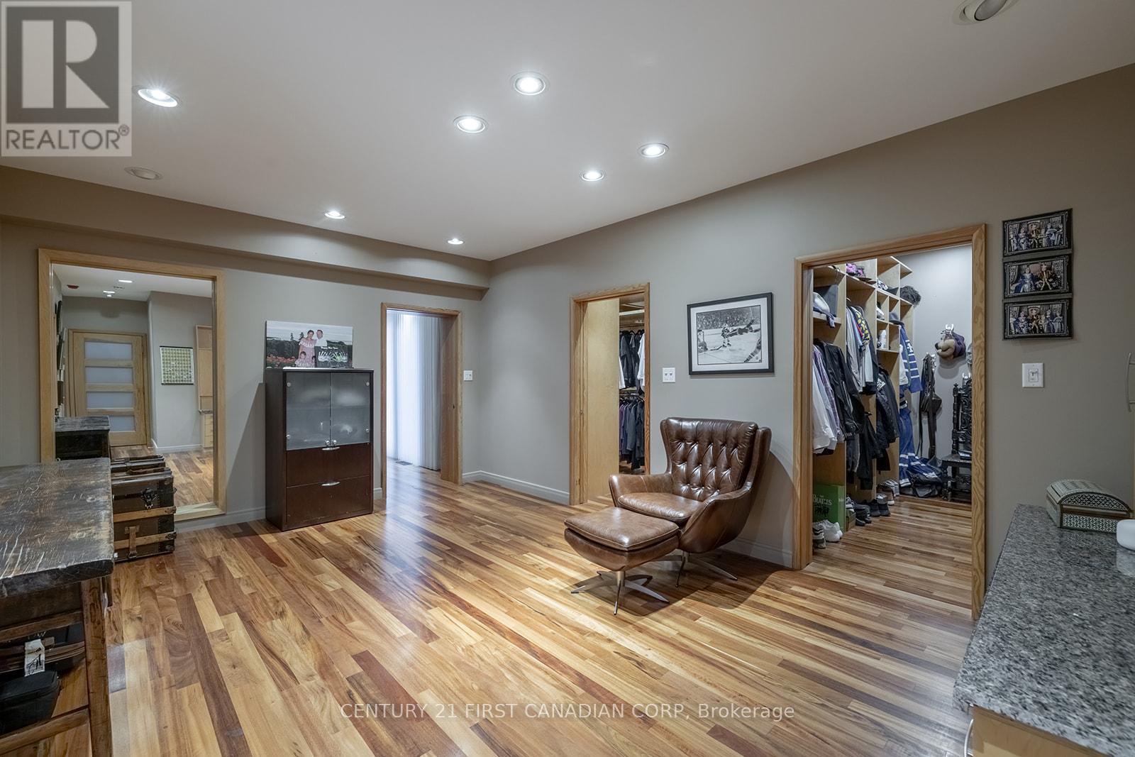 60 Sir Robert Place, Middlesex Centre, Ontario  N0M 1C0 - Photo 24 - X12288541