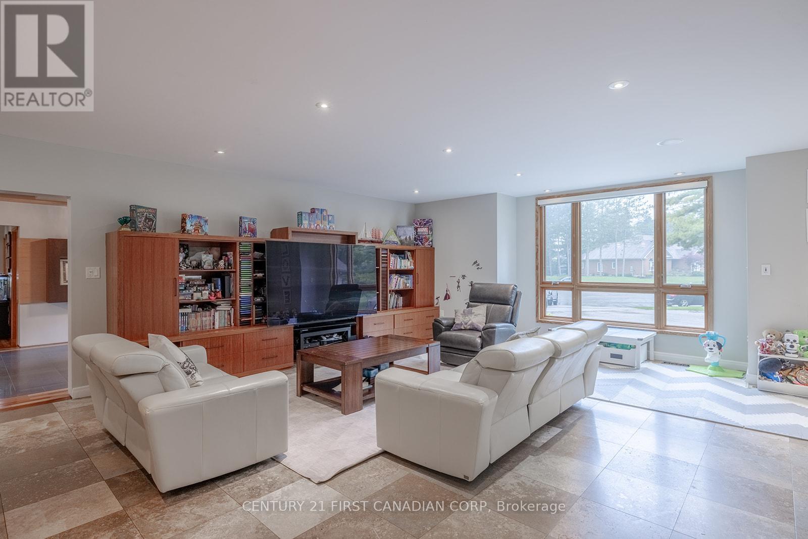 60 Sir Robert Place, Middlesex Centre, Ontario  N0M 1C0 - Photo 27 - X12288541