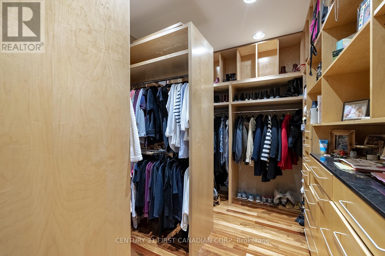 60 Sir Robert Place, Middlesex Centre, Ontario  N0M 1C0 - Photo 23 - X12288541