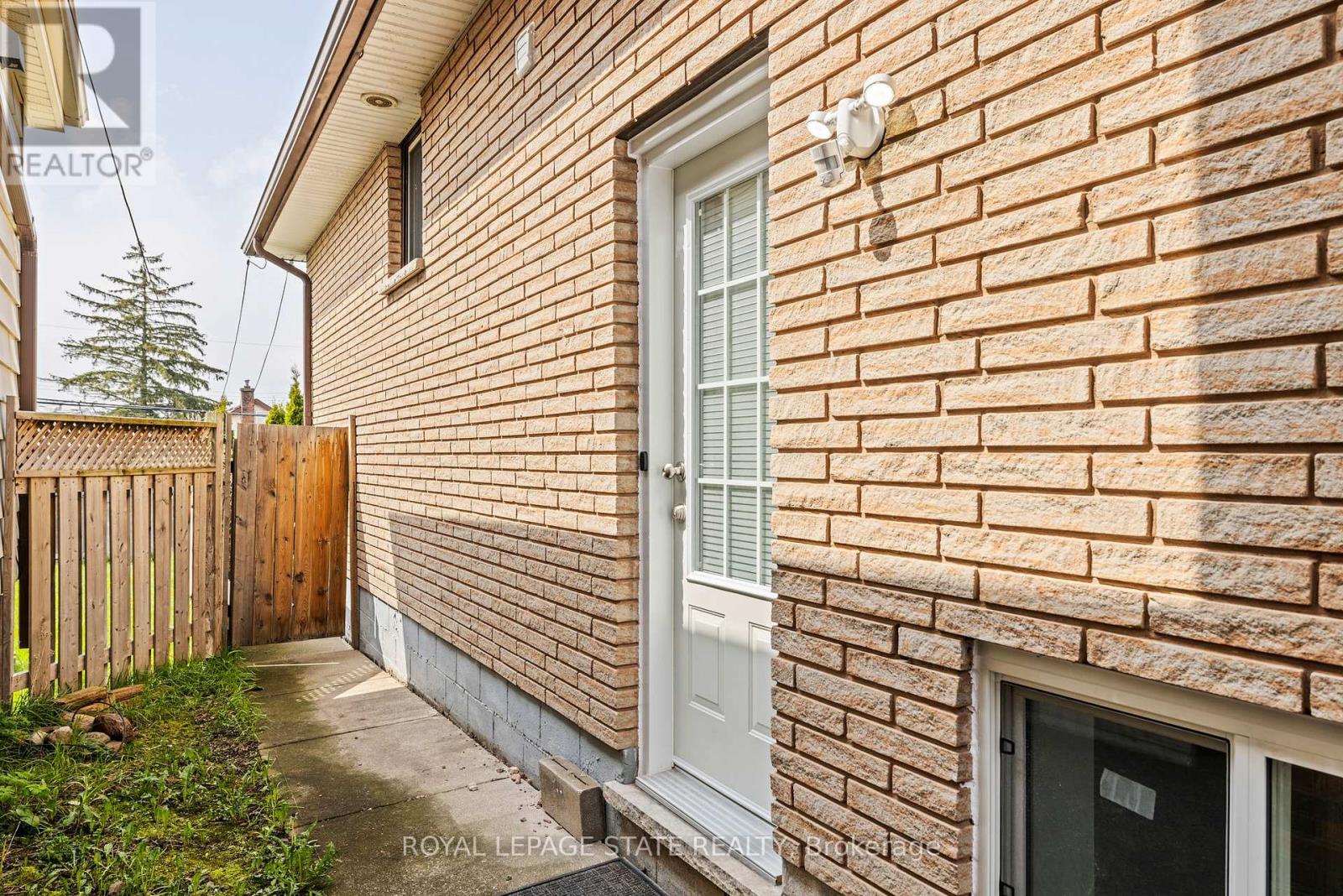 Lower - 79 Delena Avenue N, Hamilton, Ontario  L8H 6B6 - Photo 2 - X12291817