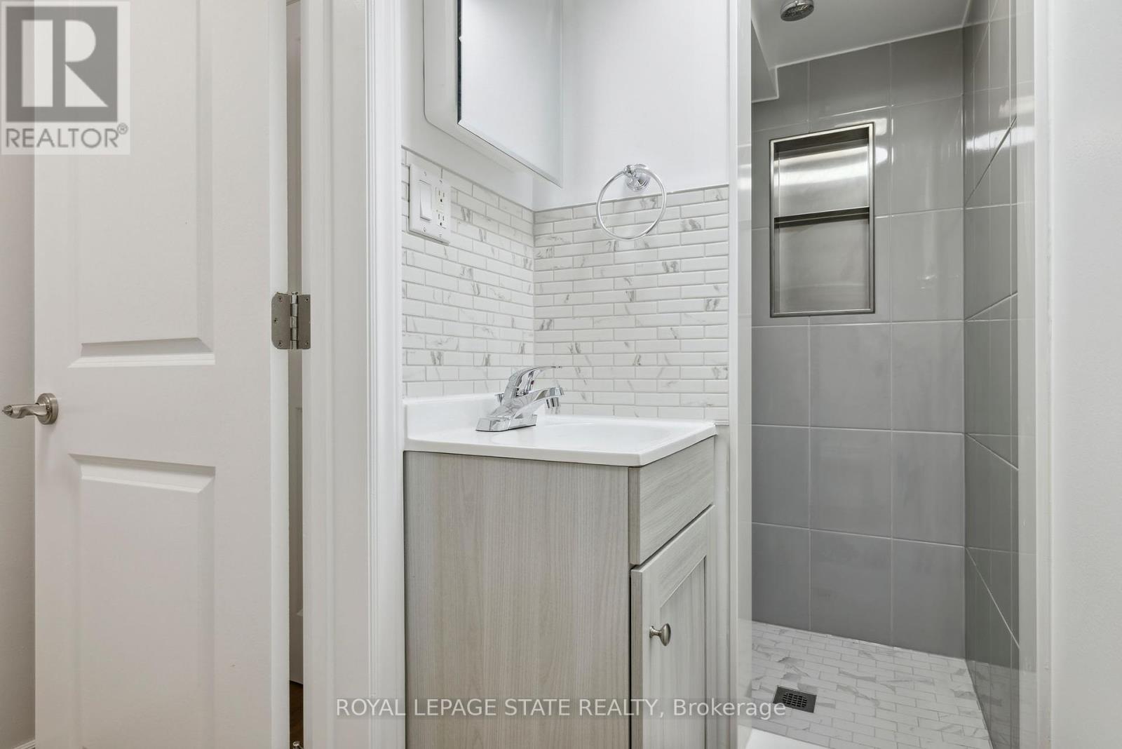 Lower - 79 Delena Avenue N, Hamilton, Ontario  L8H 6B6 - Photo 6 - X12291817