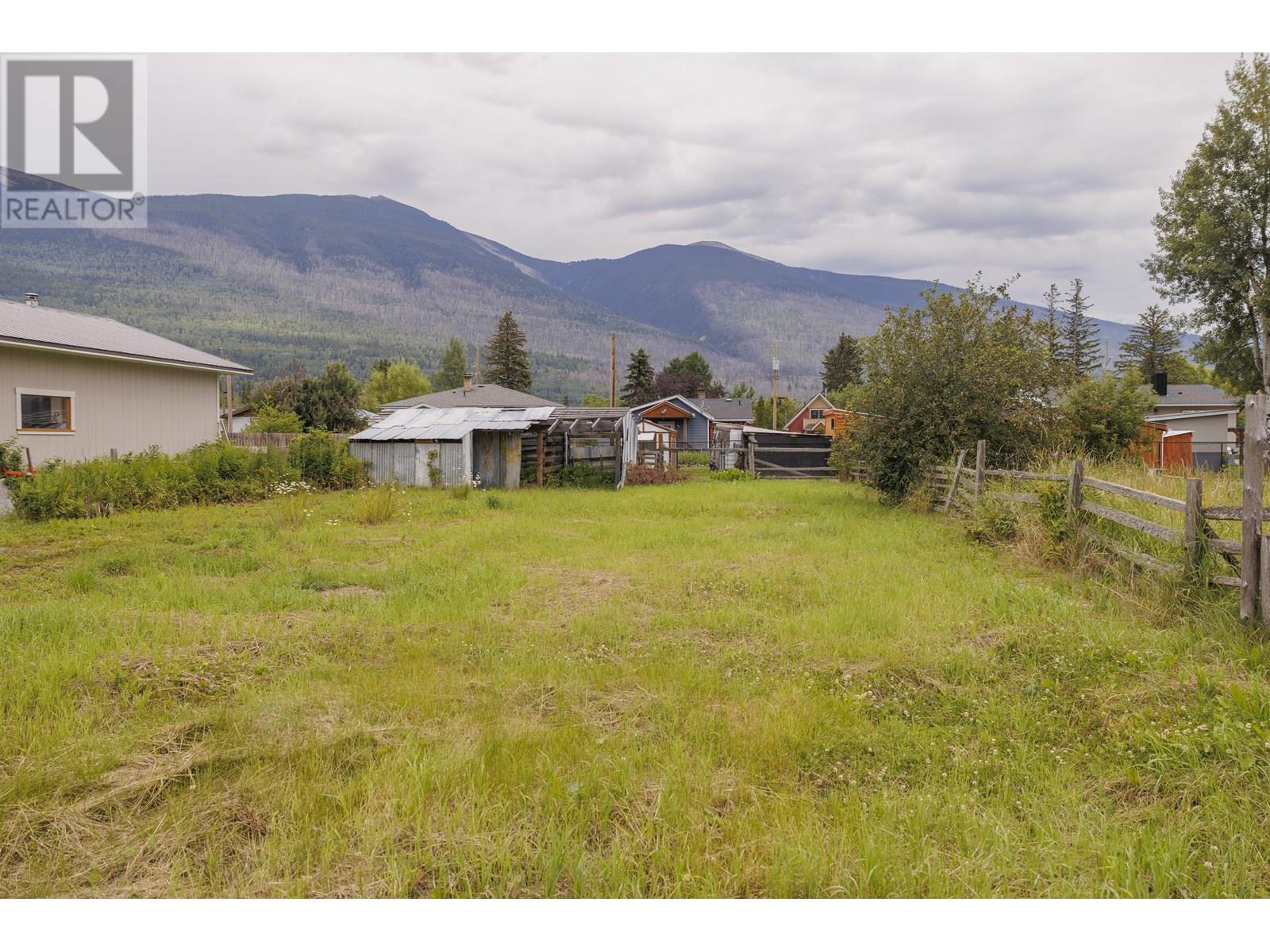 874 3RD AVENUE, McBride, British Columbia