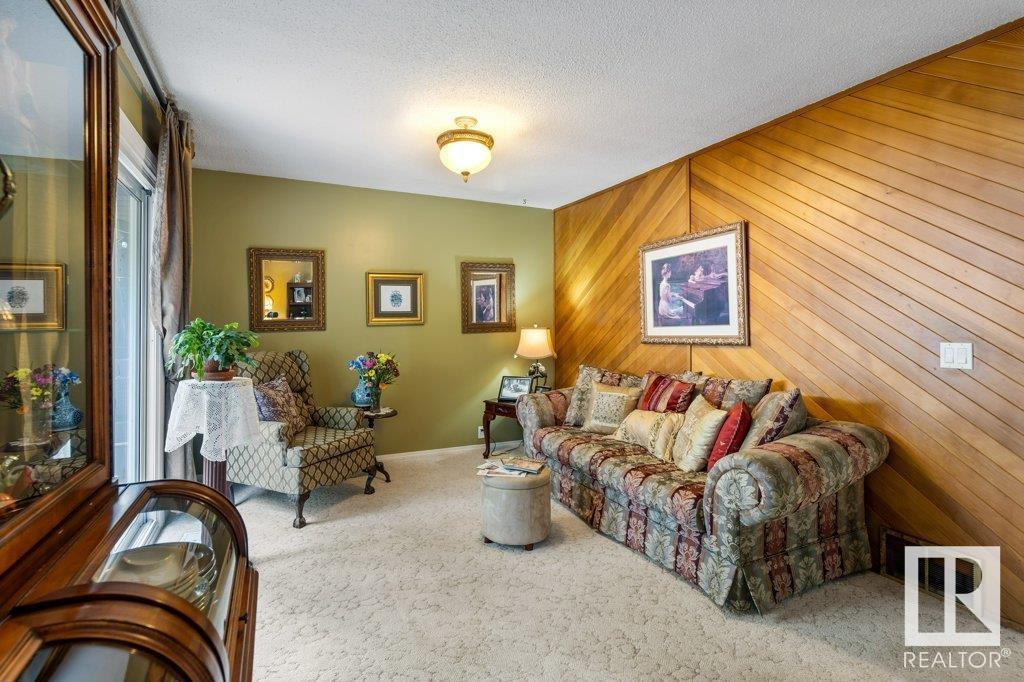 Property at 90 FOREST GV image 5