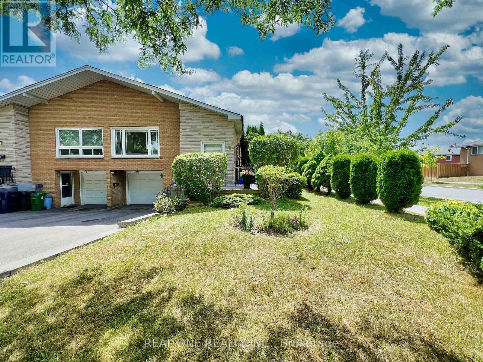 2 JAMES GRAY DRIVE, Toronto, Ontario