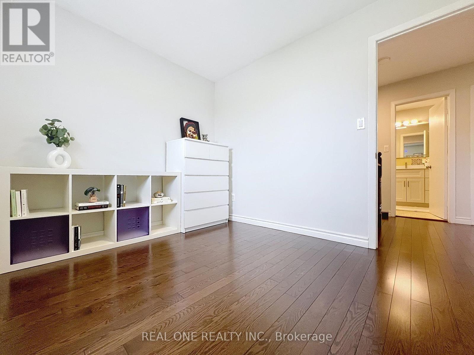 2 James Gray Drive, Toronto (Bayview Woods-Steeles), Ontario  M2H 1N9 - Photo 22 - C12291901