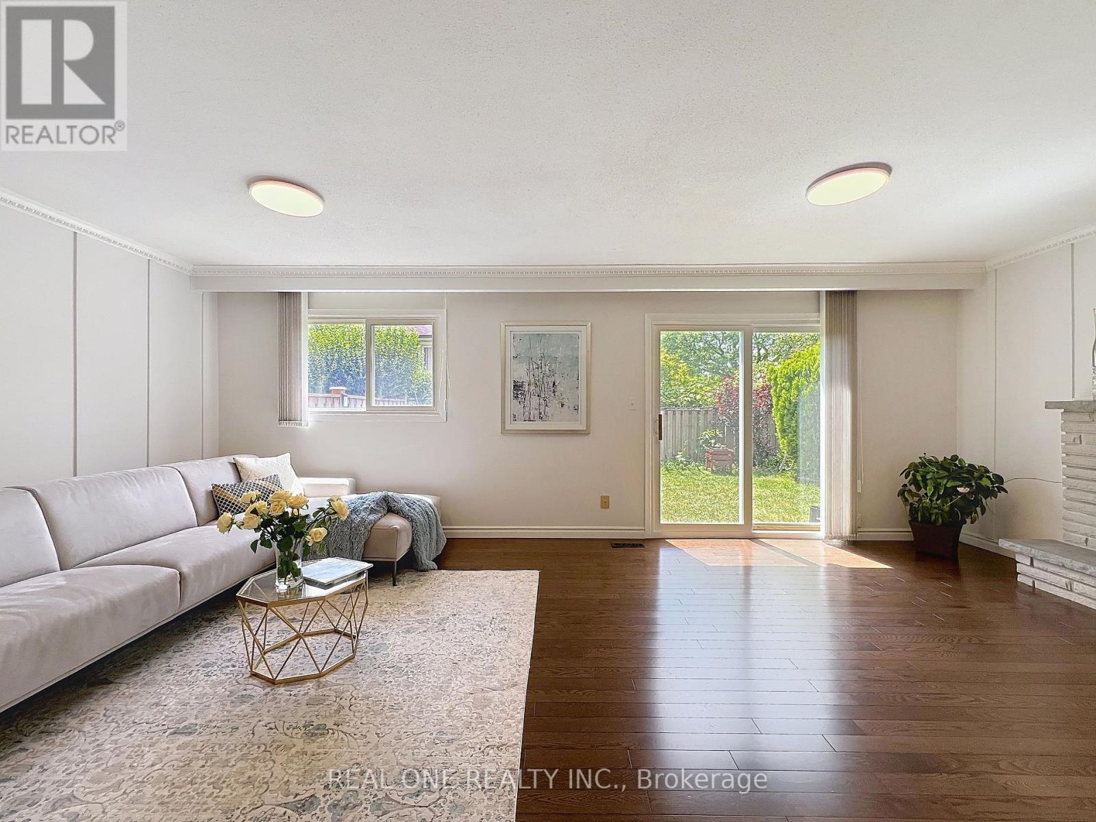 2 James Gray Drive, Toronto (Bayview Woods-Steeles), Ontario  M2H 1N9 - Photo 25 - C12291901
