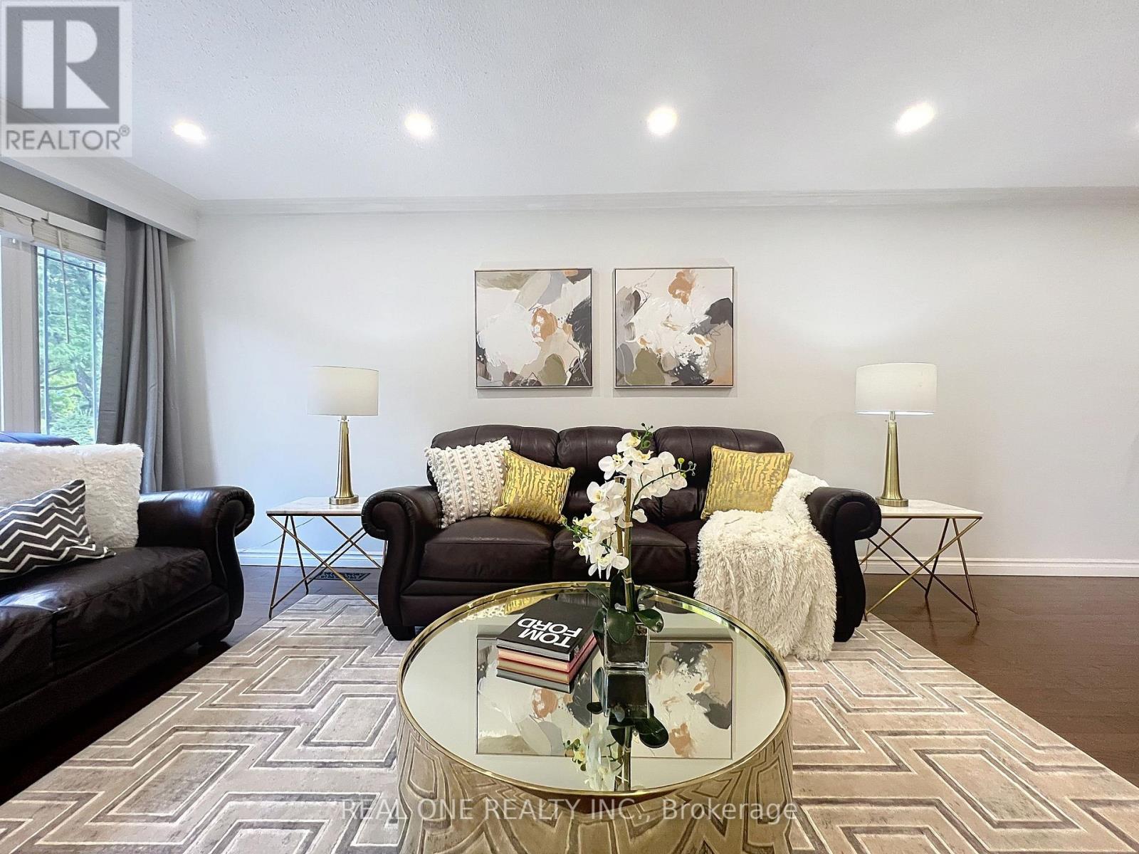 2 James Gray Drive, Toronto (Bayview Woods-Steeles), Ontario  M2H 1N9 - Photo 5 - C12291901