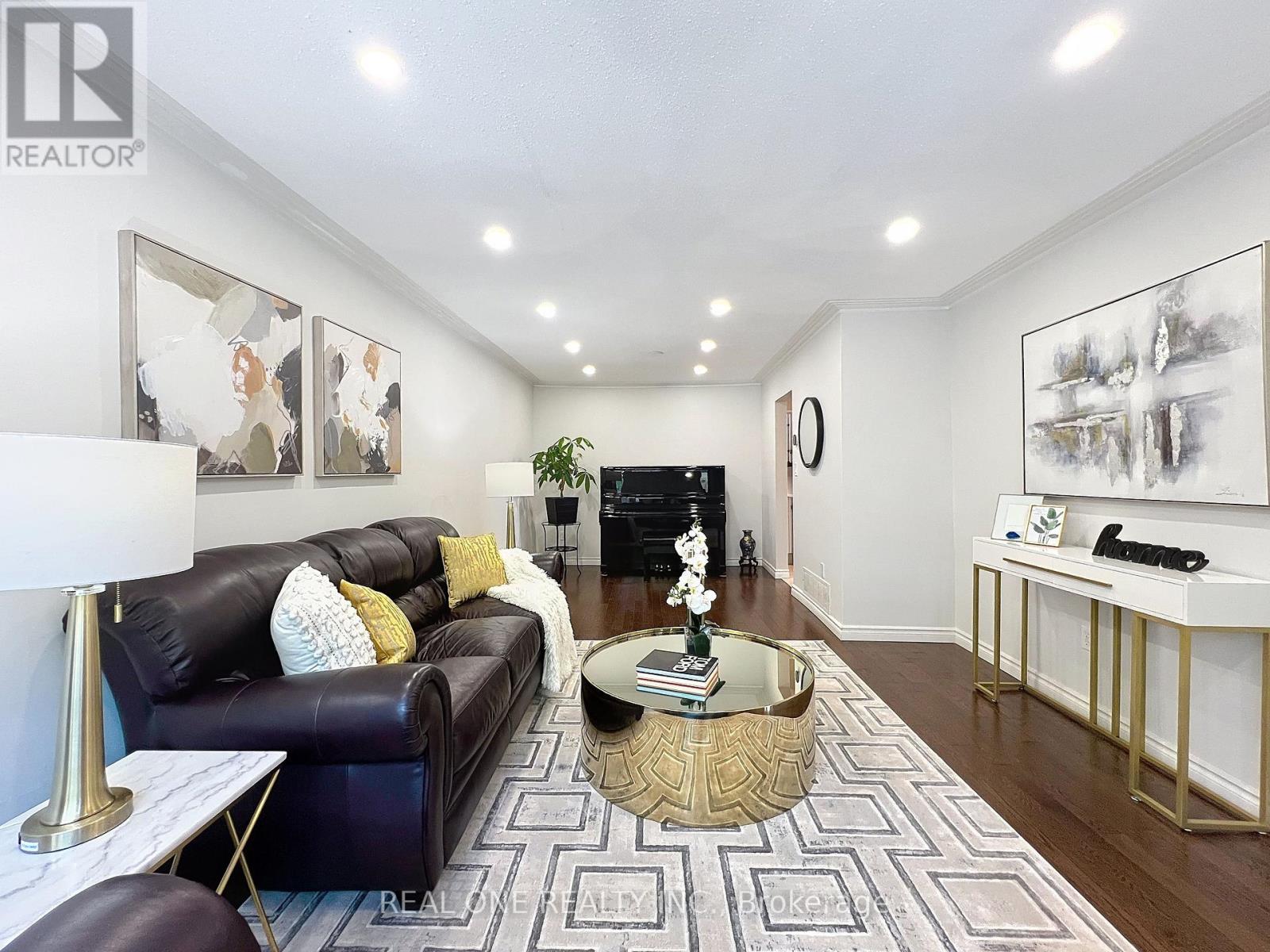 2 James Gray Drive, Toronto (Bayview Woods-Steeles), Ontario  M2H 1N9 - Photo 6 - C12291901