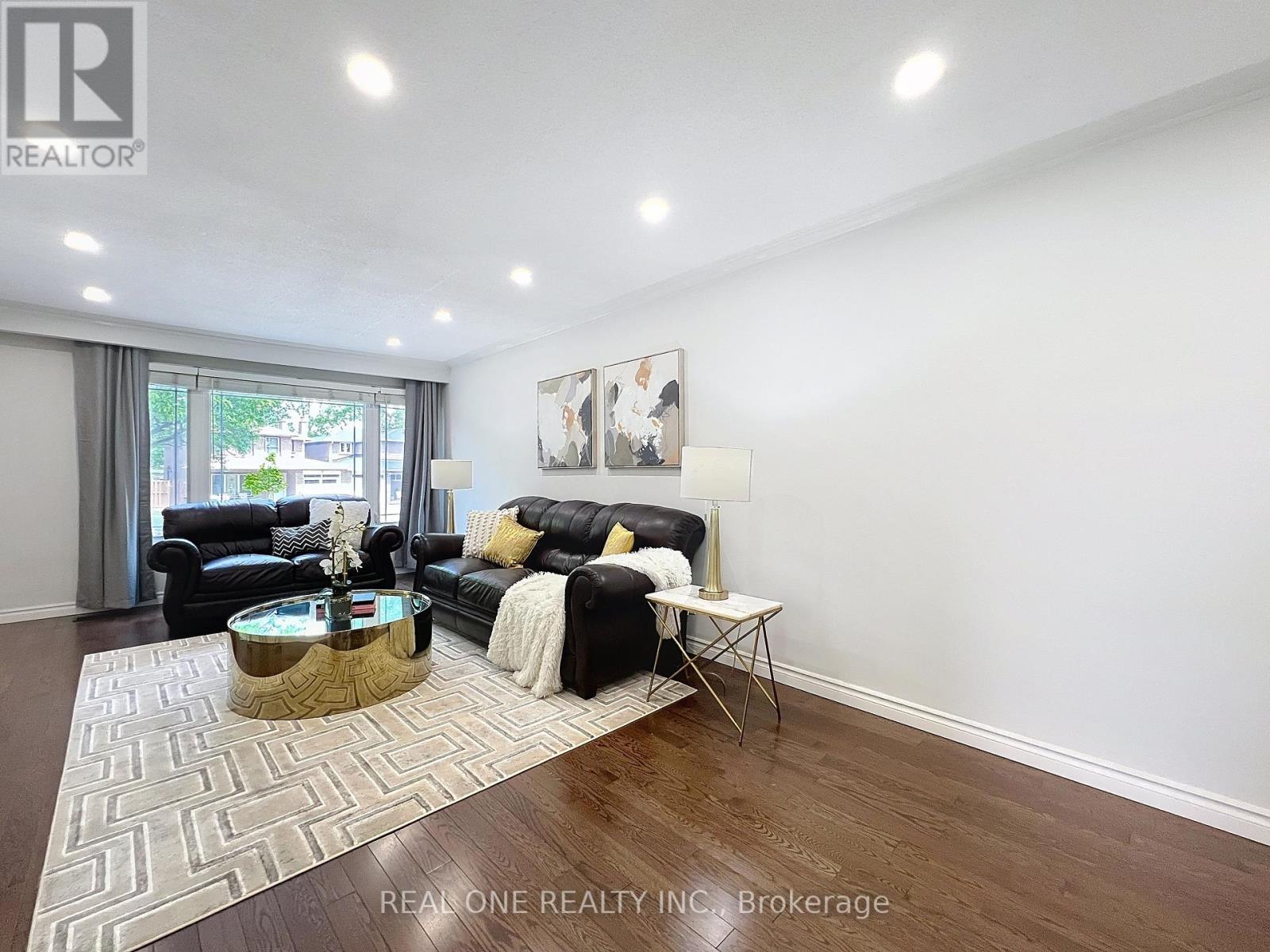 2 James Gray Drive, Toronto (Bayview Woods-Steeles), Ontario  M2H 1N9 - Photo 8 - C12291901