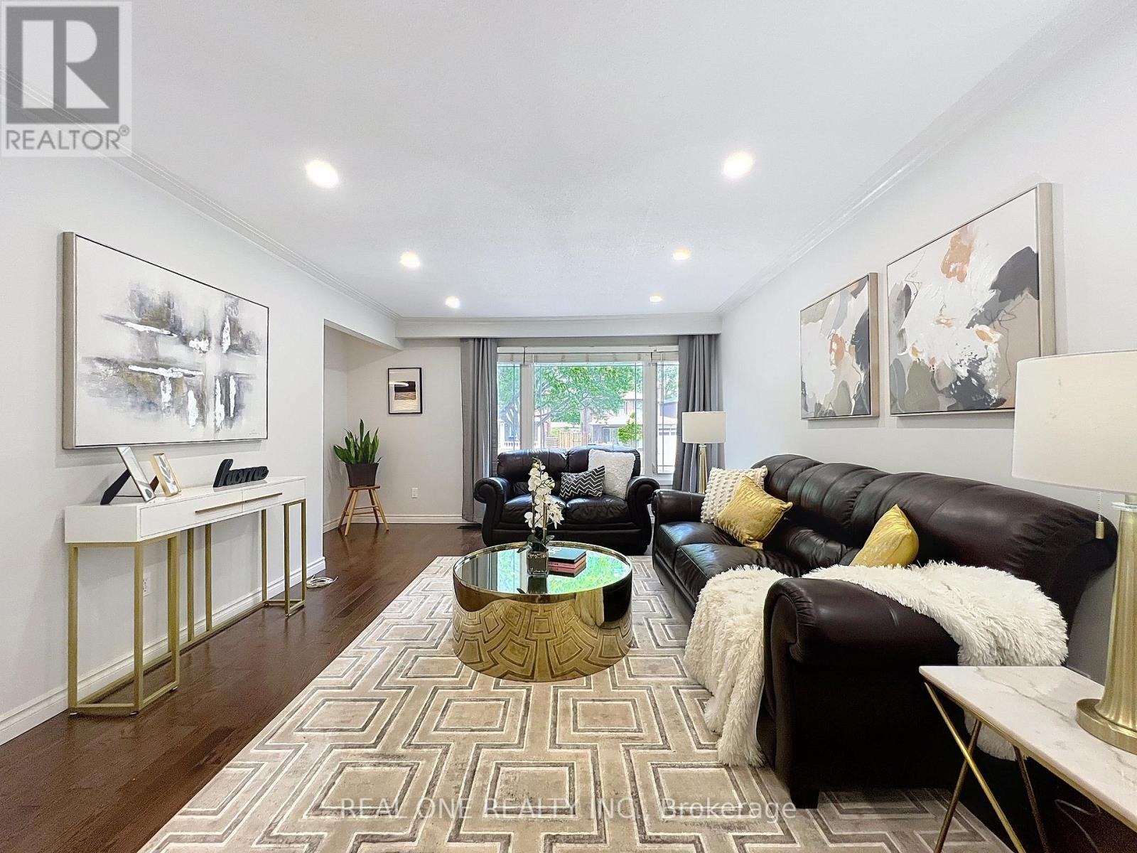 2 James Gray Drive, Toronto (Bayview Woods-Steeles), Ontario  M2H 1N9 - Photo 9 - C12291901