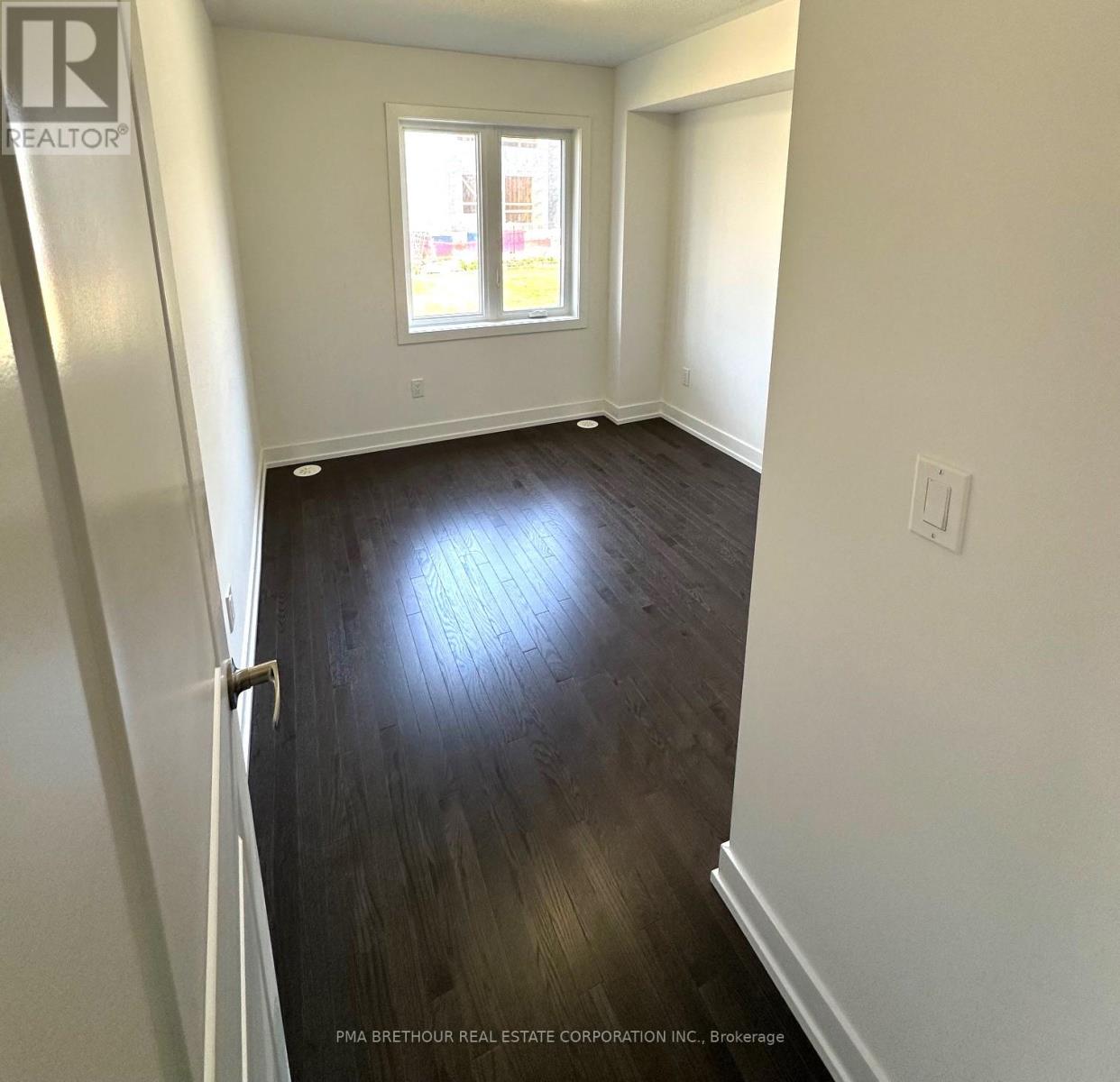 Property at 50 MORRISON CRESCENT image 4