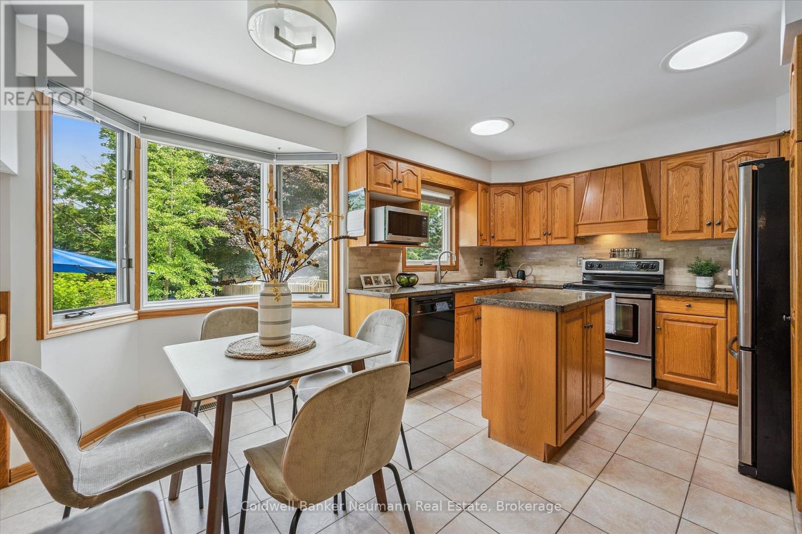 21 Old Colony Trail, Guelph, Ontario  N1G 4A3 - Photo 7 - X12291981