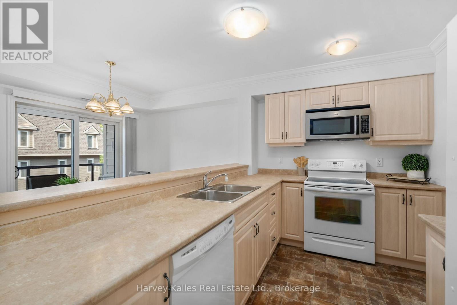 205 - 26 Dairy Lane, Huntsville, Ontario  P1H 0A4 - Photo 5 - X12291994