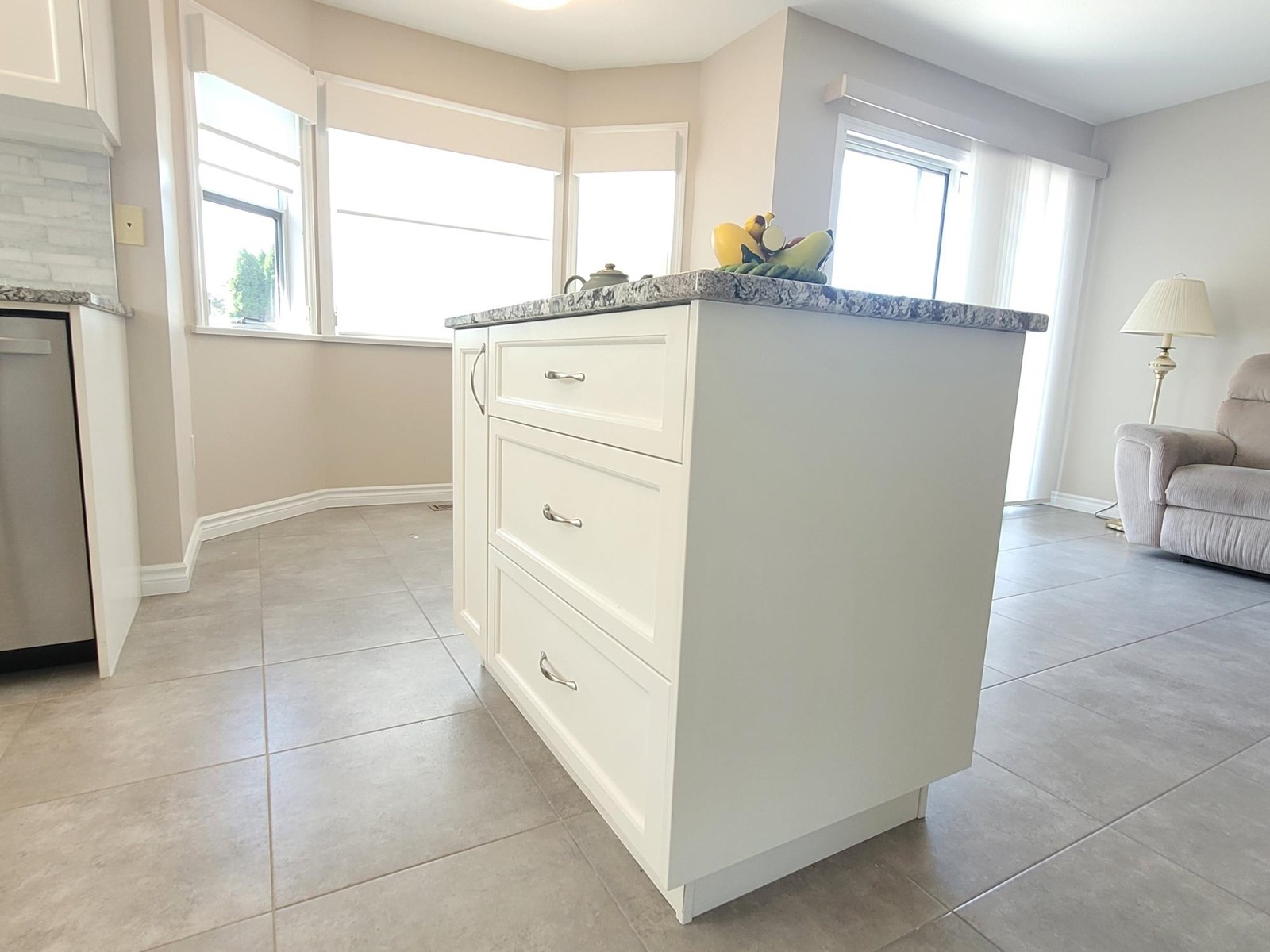 Property at 3015 CASSIAR AVENUE image 5