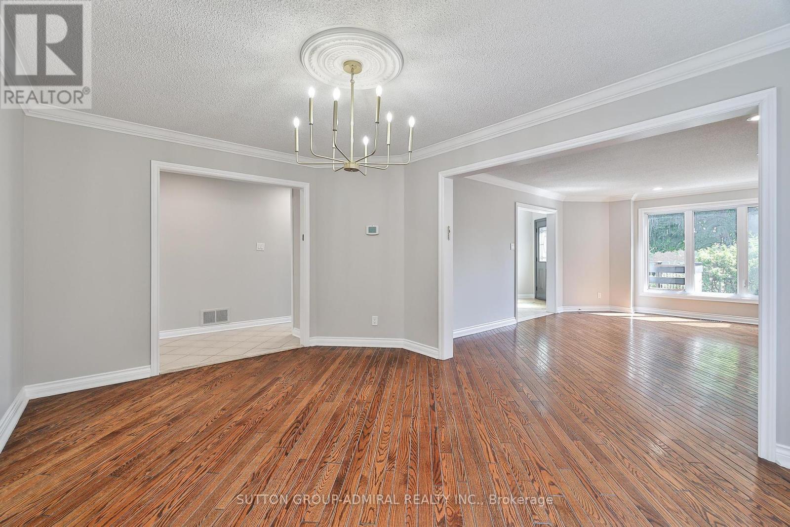 27 Green Acres Road, Vaughan, Ontario  L4J 4S2 - Photo 14 - N12291922