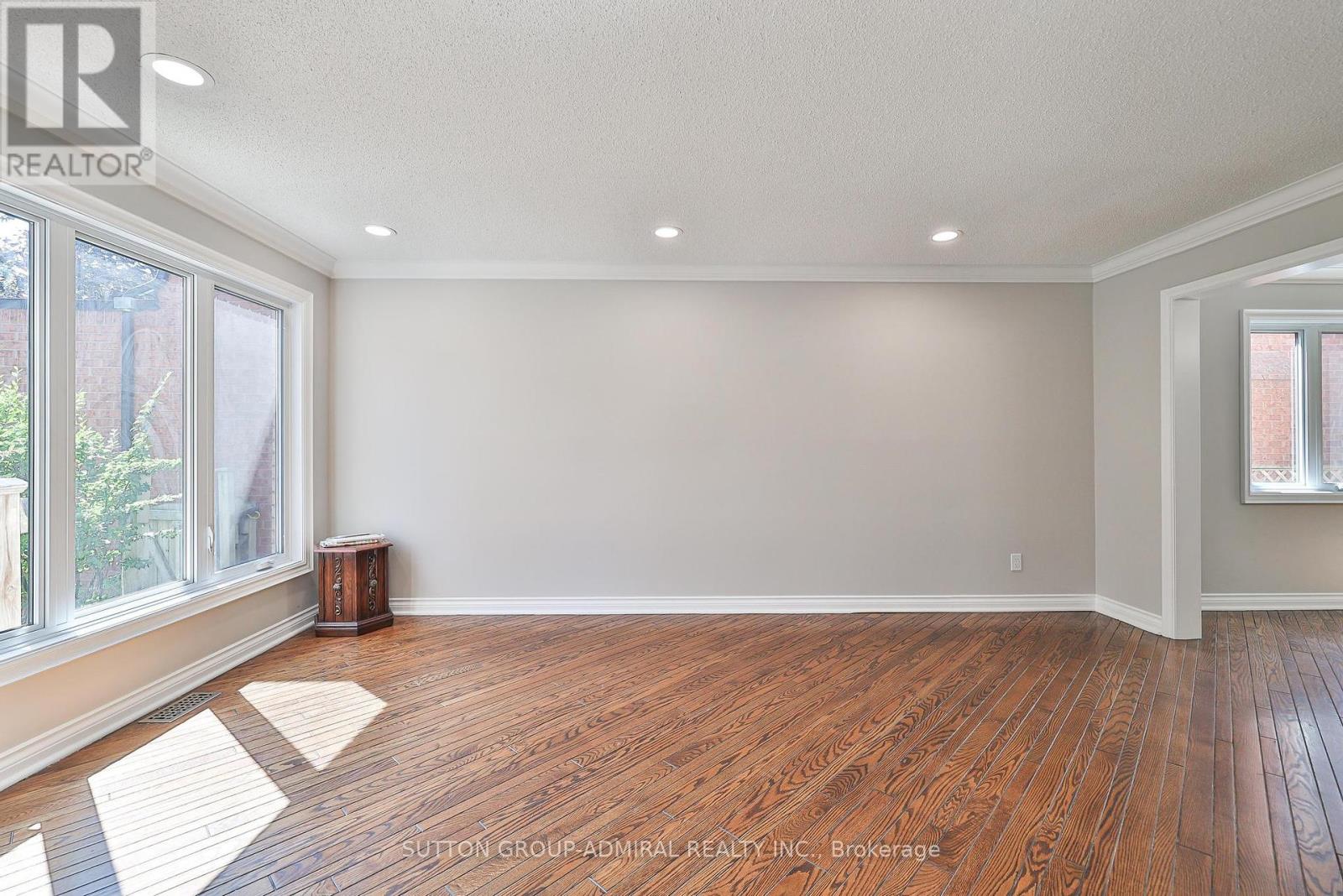 27 Green Acres Road, Vaughan, Ontario  L4J 4S2 - Photo 16 - N12291922