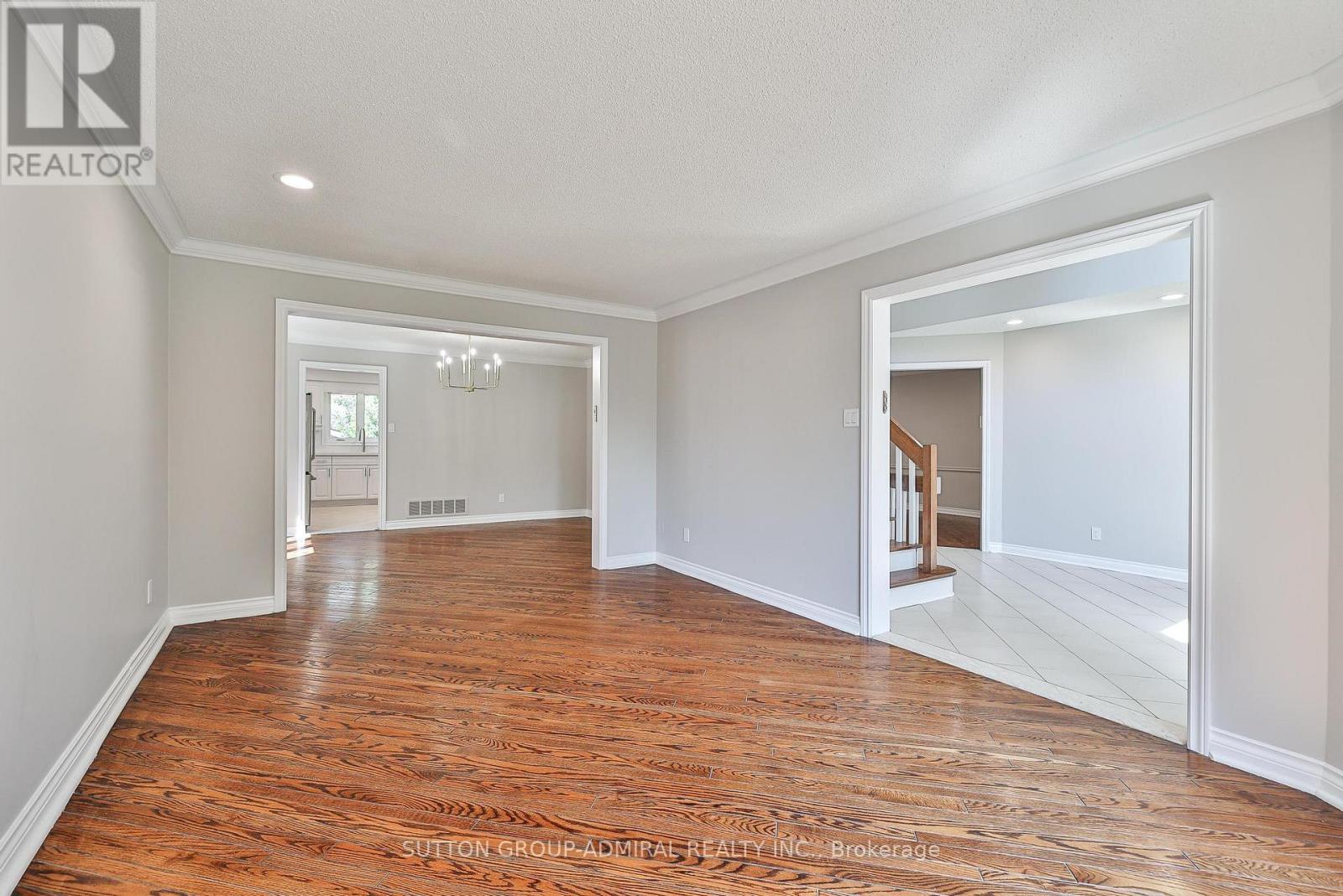 27 Green Acres Road, Vaughan, Ontario  L4J 4S2 - Photo 17 - N12291922