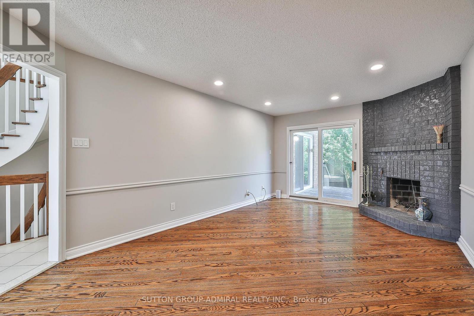 27 Green Acres Road, Vaughan, Ontario  L4J 4S2 - Photo 24 - N12291922
