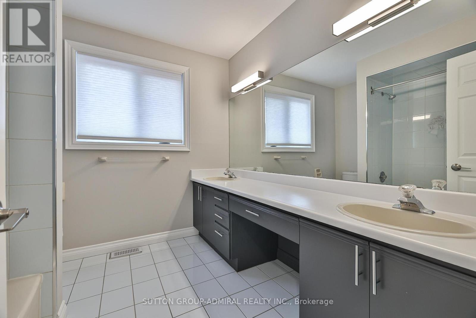 27 Green Acres Road, Vaughan, Ontario  L4J 4S2 - Photo 36 - N12291922