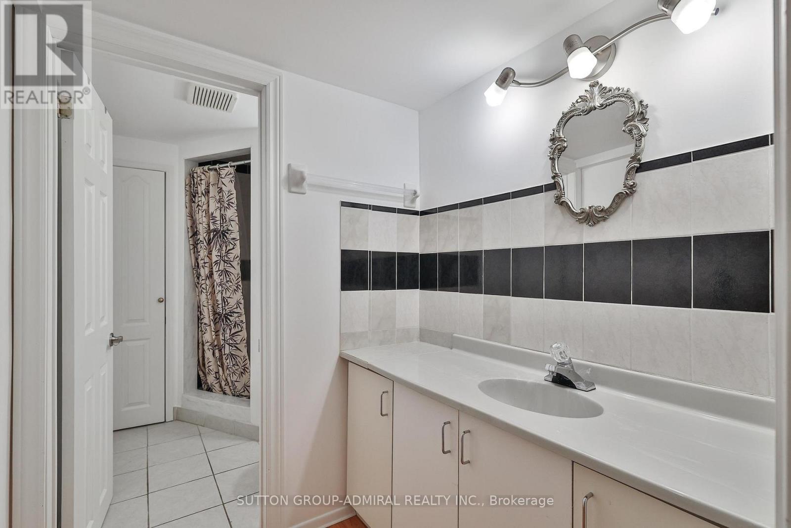 27 Green Acres Road, Vaughan, Ontario  L4J 4S2 - Photo 45 - N12291922