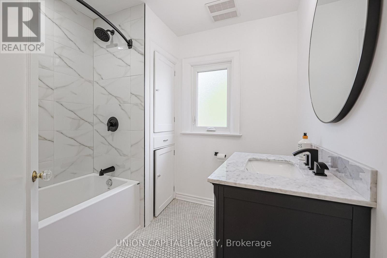1064 Royal York Road, Toronto, Ontario  M8X 2G7 - Photo 19 - W12291823