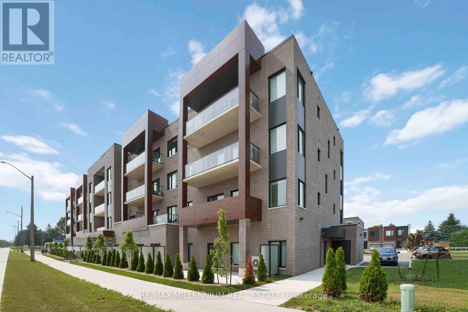 Property at 306 - 408 DUNDAS STREET S image 2