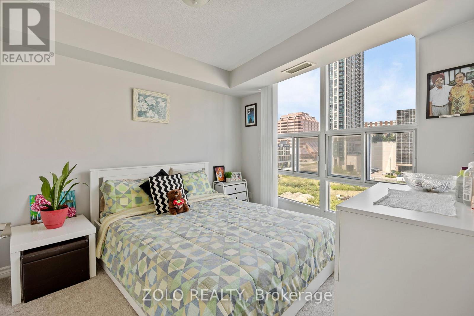 611 - 1 Elm Drive W, Mississauga, Ontario  L5B 4M1 - Photo 21 - W12291581