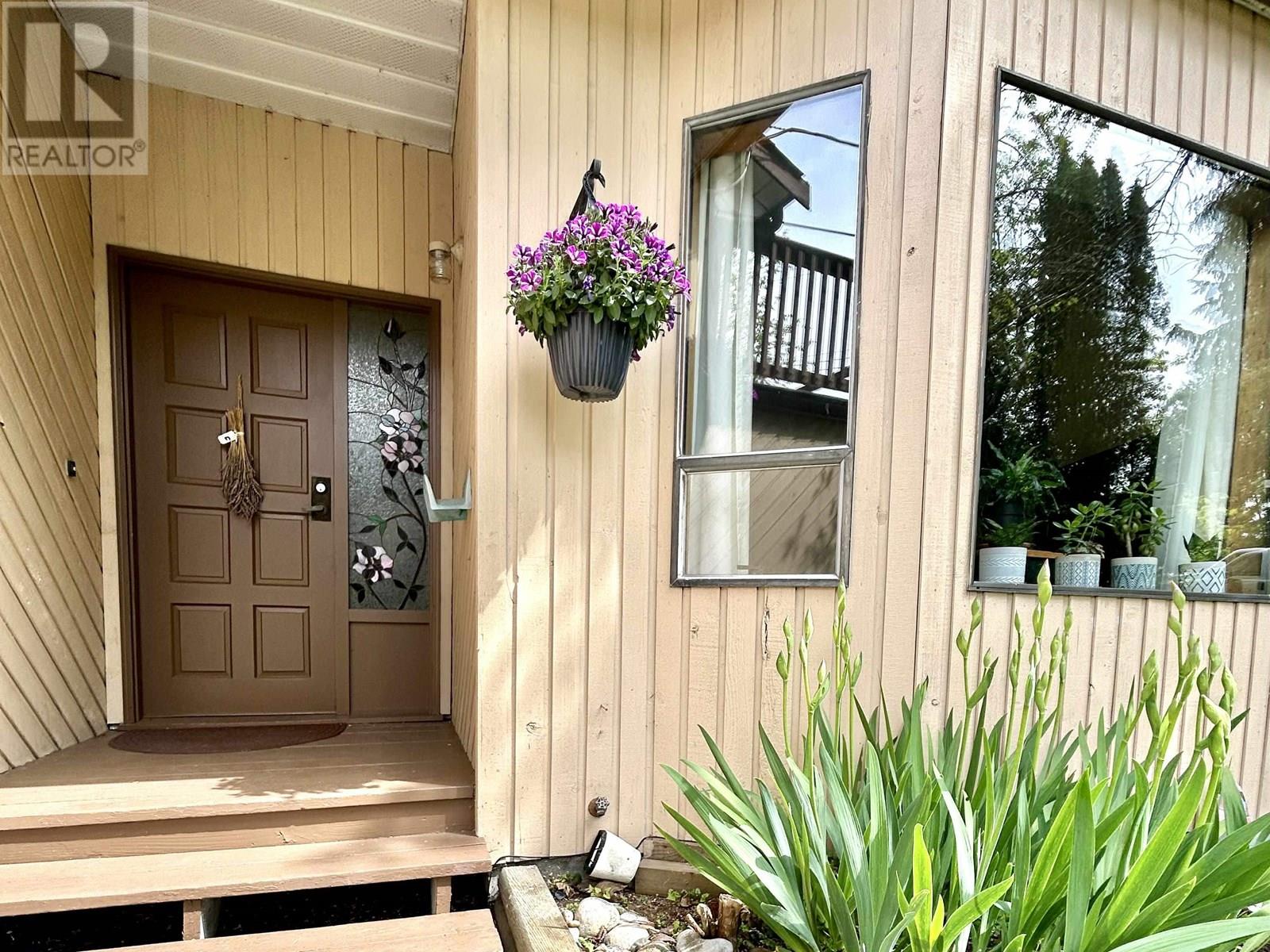 Property at 729 MAPLEWOOD LANE image 2